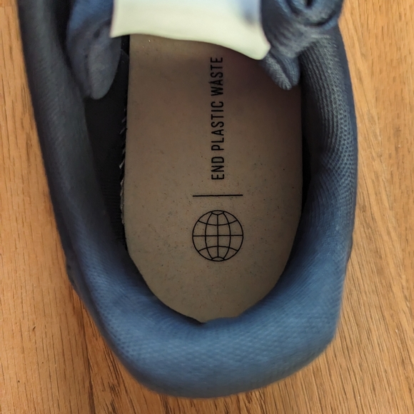 Adidas, shoes for men, Size 9.5 - Picture 4 of 5